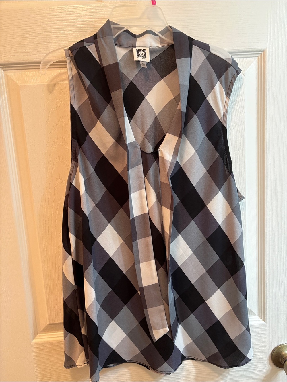 Anne Klein Black, Gray & White Geometric Sleeveless Top